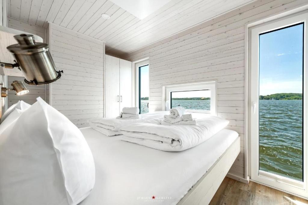 Hausboot Gluecksmomente Mit Dachterrasse In Schleswig Am Ostseefjord Schlei Ngoại thất bức ảnh