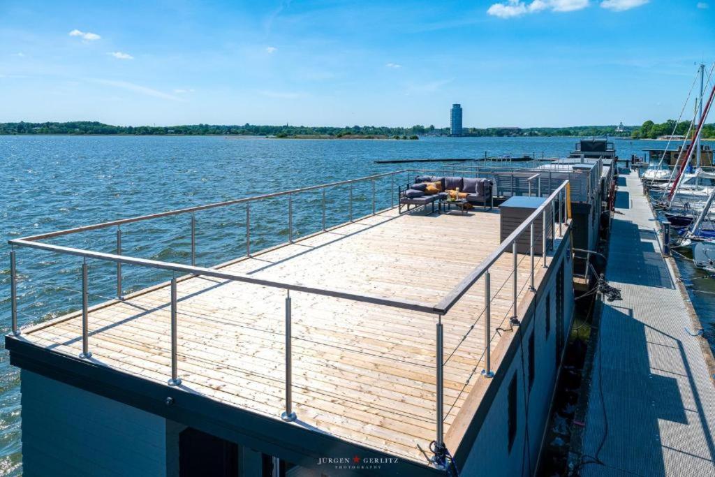 Hausboot Gluecksmomente Mit Dachterrasse In Schleswig Am Ostseefjord Schlei Ngoại thất bức ảnh